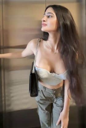 Booking Safe & Secure Young Call Girl In Sector-40, Noida ❤9911558886❤Delhi Escort Service With Room